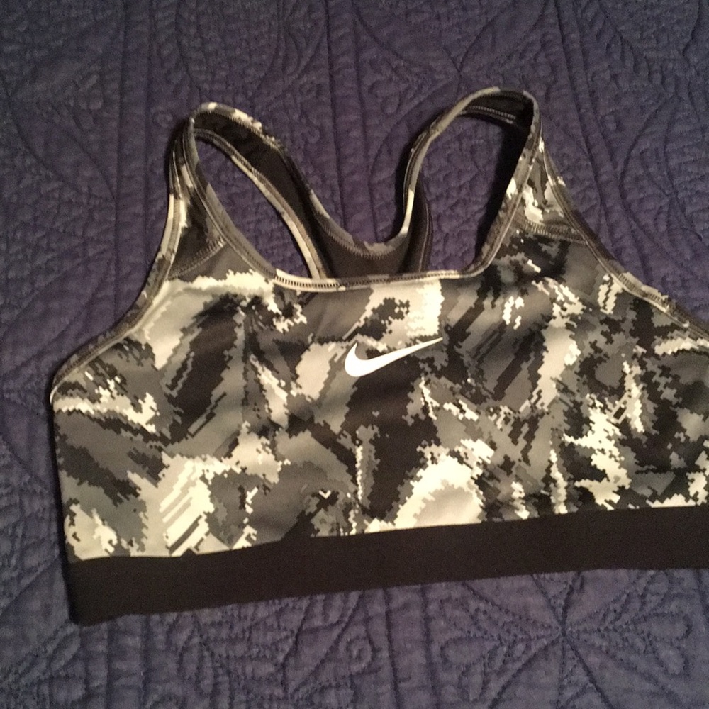 Nike sports bra sz M